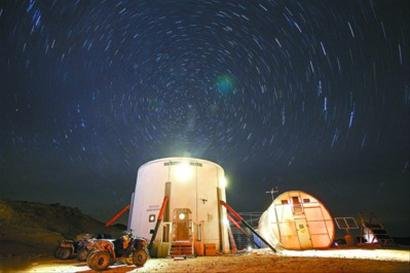 美国科学家在沙漠模拟火星生活(组图)