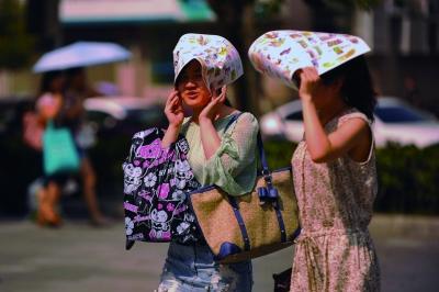 进入7月份以来，南京出现了多个高温天气。本报资料图片 刘浏 摄