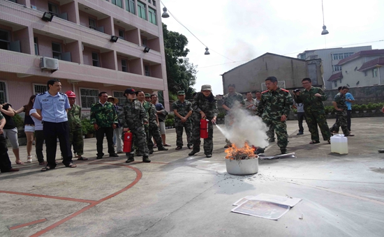 消防安全常在心 火场演练促平安