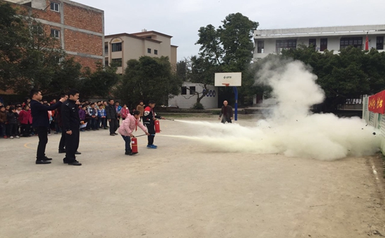 辋川小学消防演练