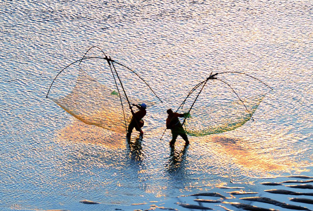挑渔网 兜夕阳