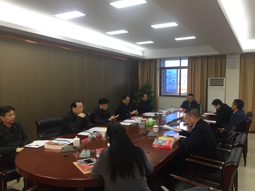 连江县委常委围绕《习近平在福州》采访实录组织专题研讨