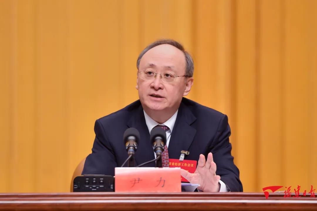 福建省委经济工作会议强调，明年要重点抓好八个方面工作