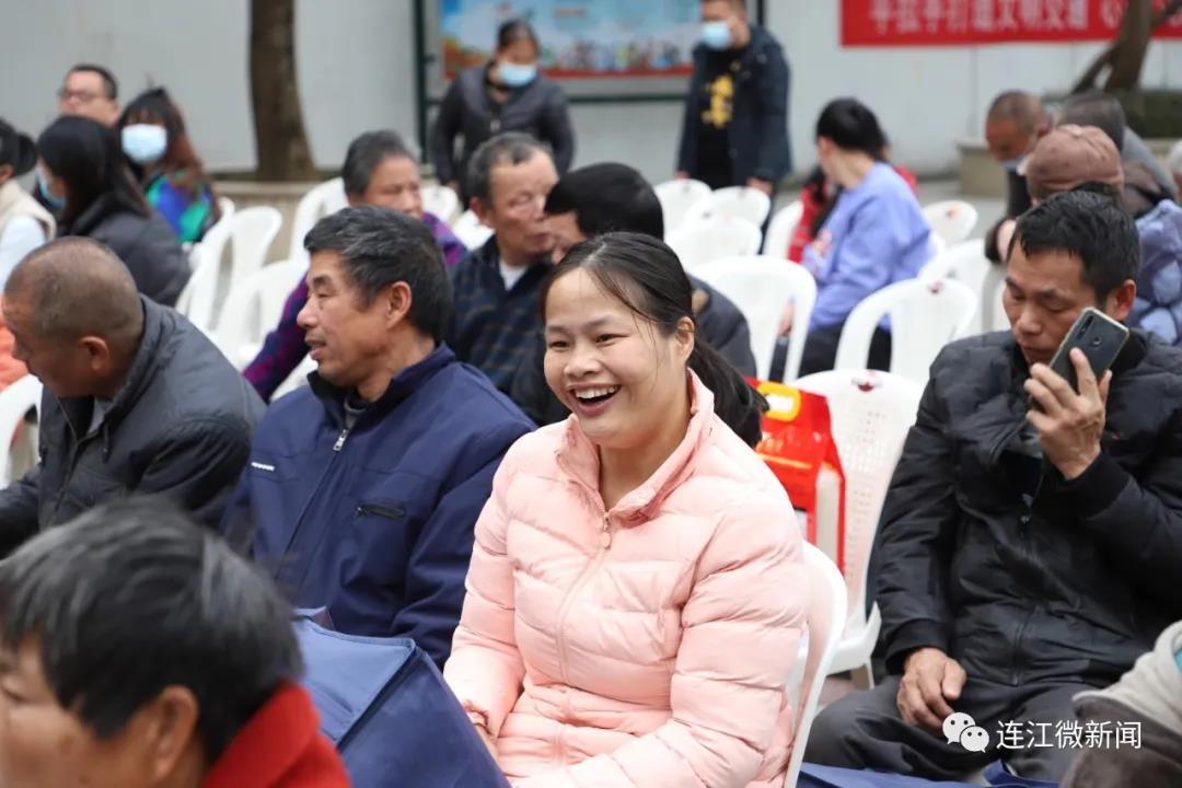 今天，这抹红温暖连江城！