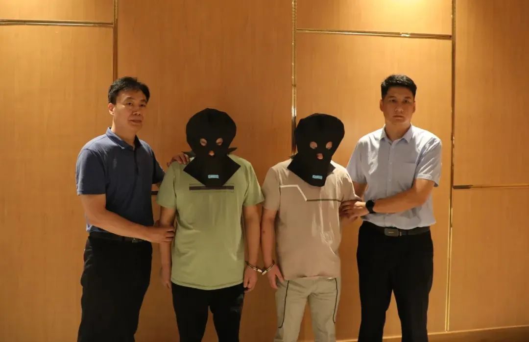 大快人心！2名在缅电诈嫌疑人被押解回国