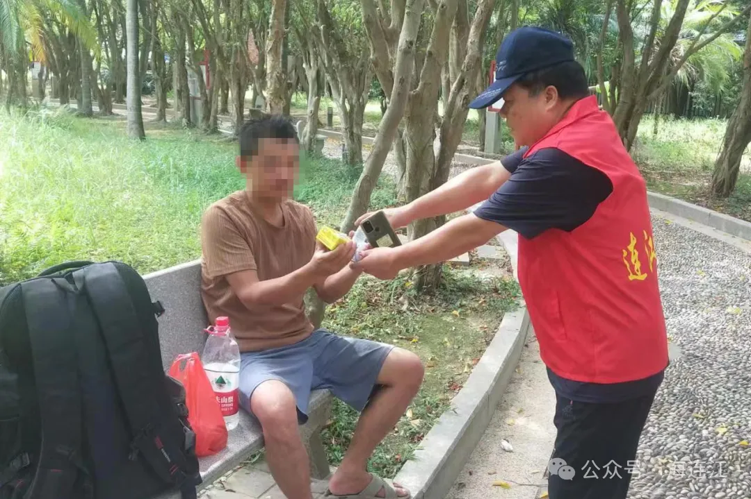 直逼40℃！一男子晕倒在连江街头，情况危急！