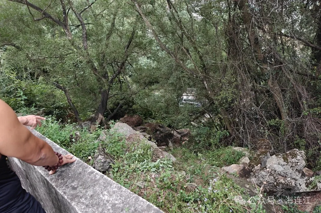 紧急救援！事发覆釜山，连江一男子跌落山崖！