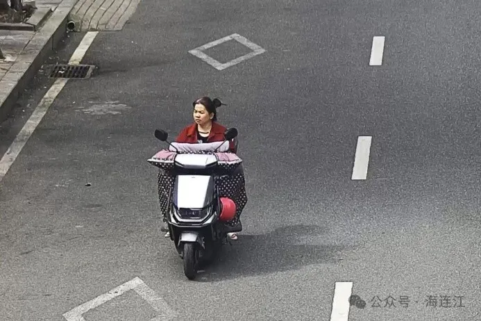 不戴头盔？连江这些人被“怼”脸曝光！