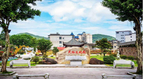 安凯乡：“醉美飞红”添“廉”韵