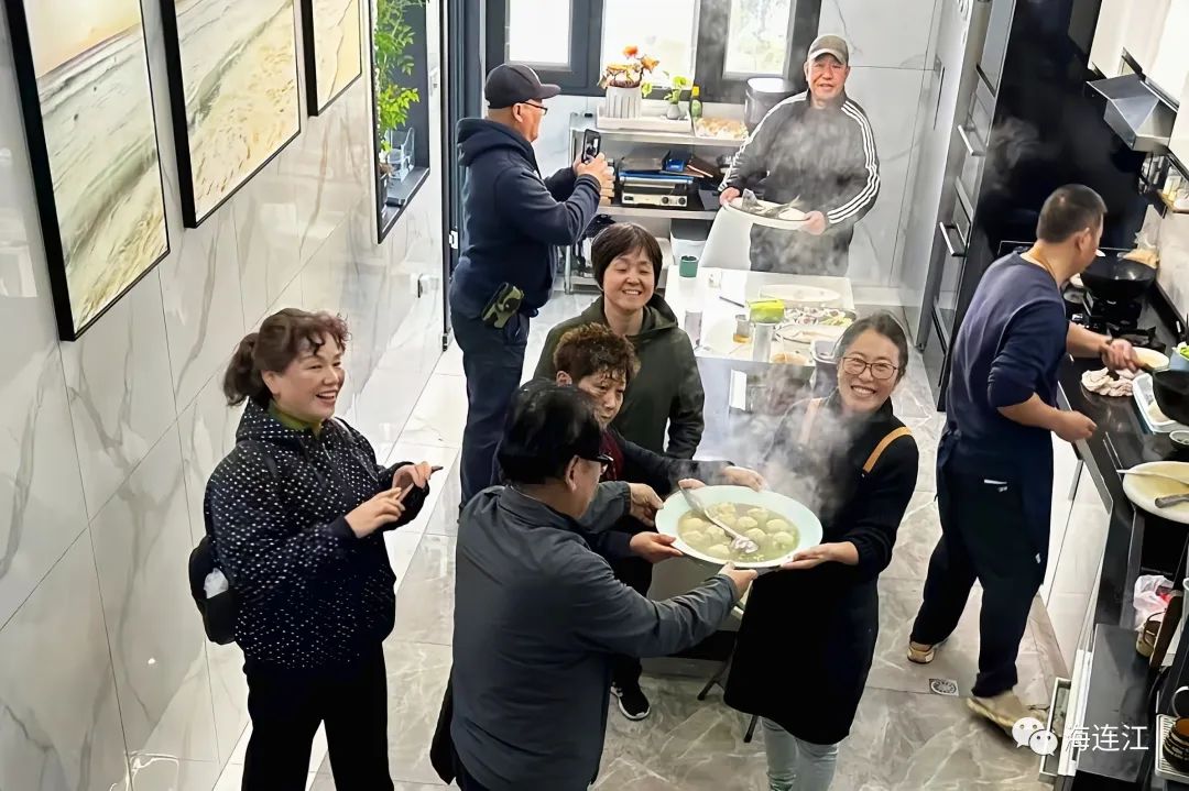 火了！连江65后夫妇的“天涯海角”慢生活！