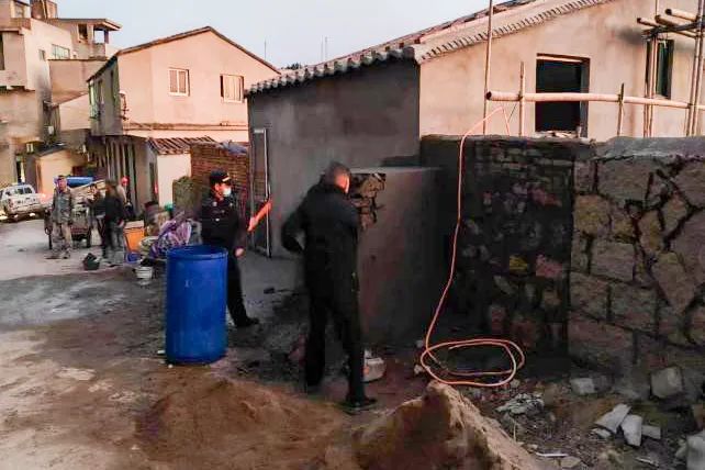 私建围墙、私倒板房……别再搭了！连江多处违建被拆除！