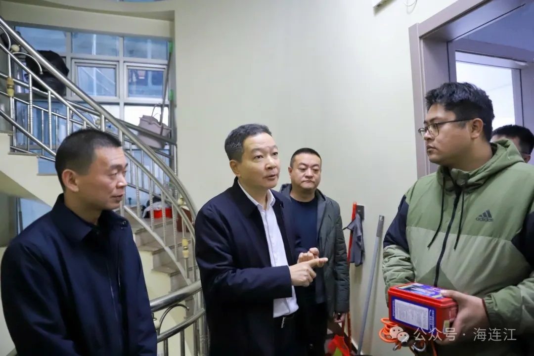 县委书记赴坑园镇、可门园区检查安全生产工作