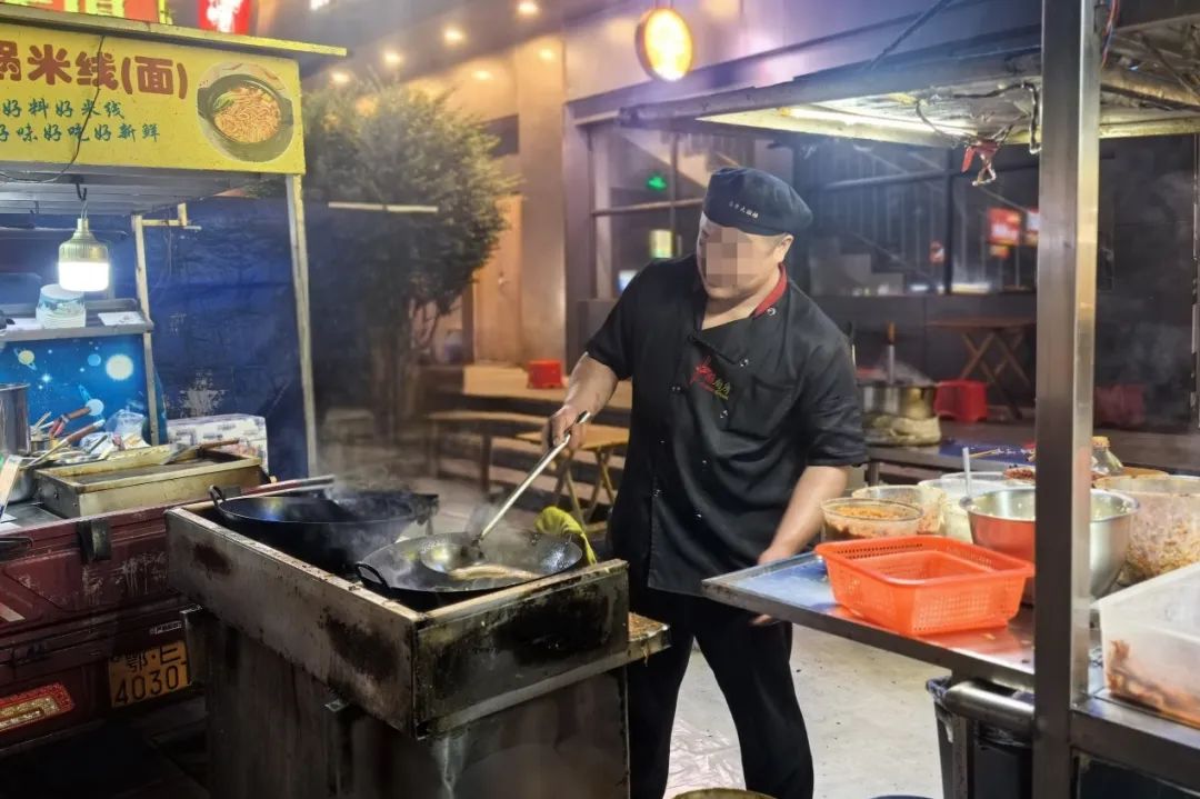 “真正的自由，是能堂堂正正地站在阳光下！”