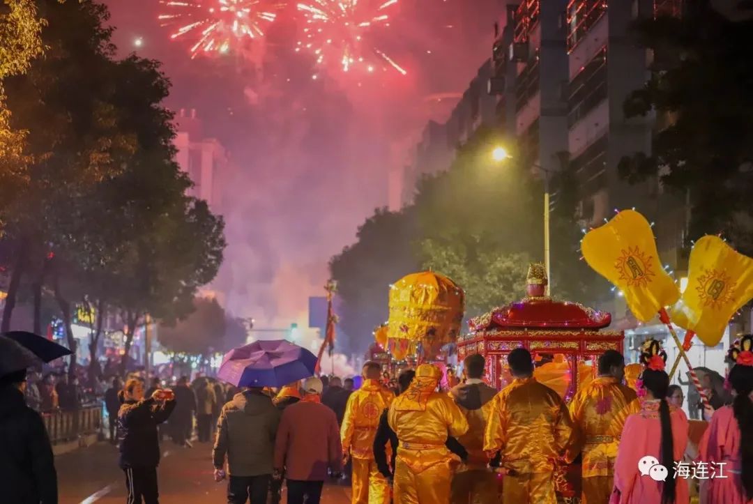 刷屏啦！昨夜妈祖巡安连江，场面太震撼！