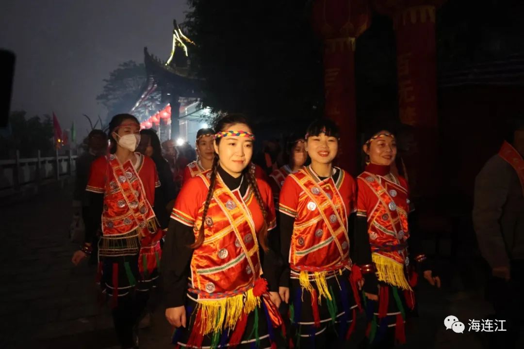 刷屏啦！昨夜妈祖巡安连江，场面太震撼！