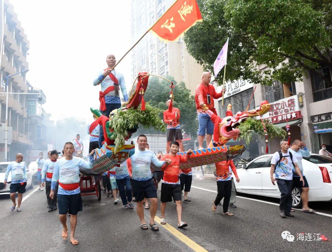 丫唠耶！快来看！连江龙舟下水啦！