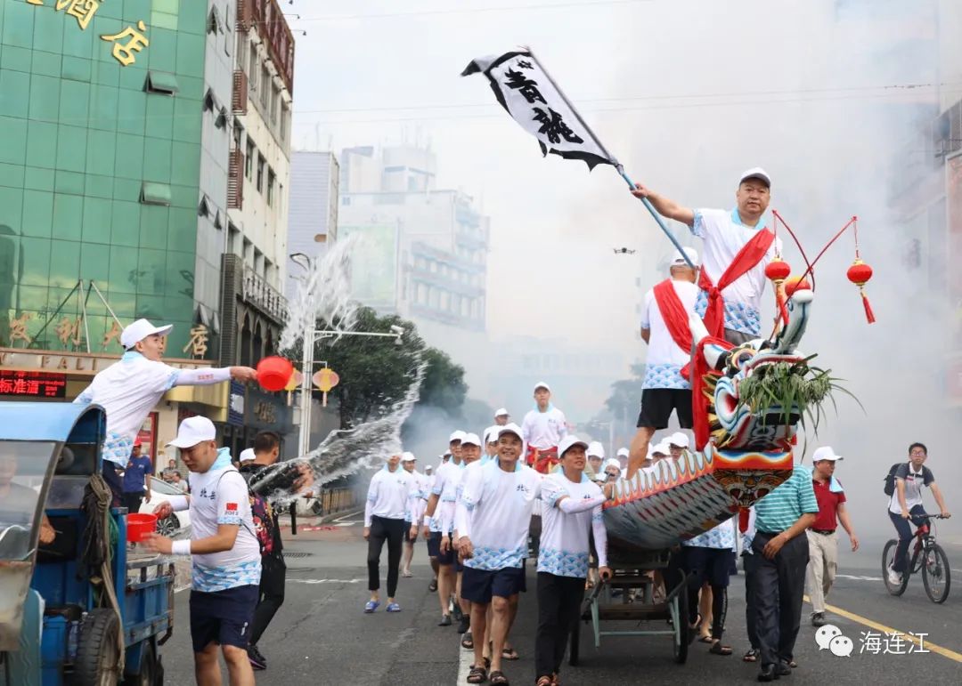丫唠耶！快来看！连江龙舟下水啦！