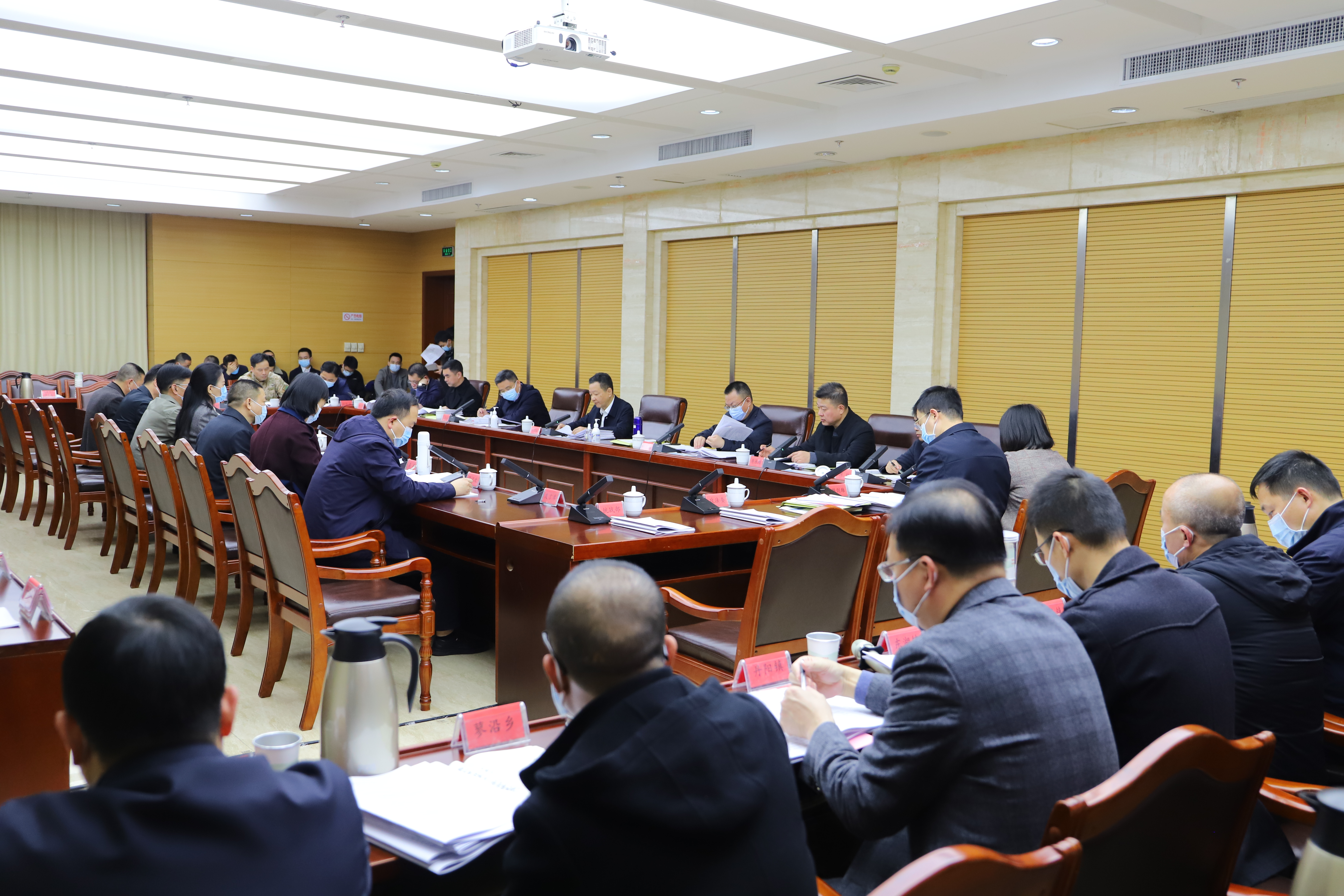 连江县委中心组学习党的二十届二中全会精神、中央政治局会议精神和省委常委会（扩大）会议精神及习近平总书记近期重要指示批示精神