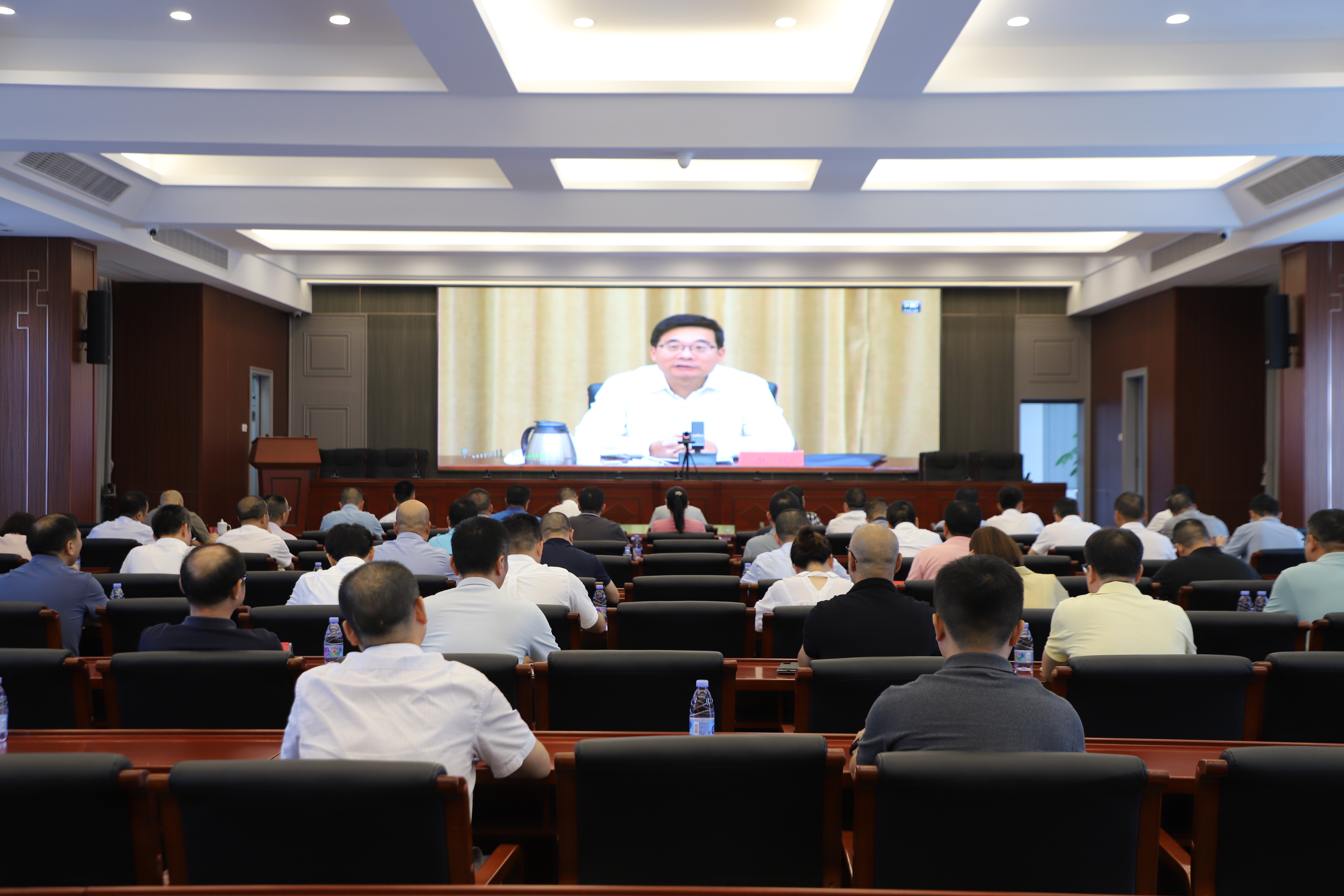 县委中心组学习（扩大）会召开收听收看省委理论学习中心组学习会专题辅导报告
