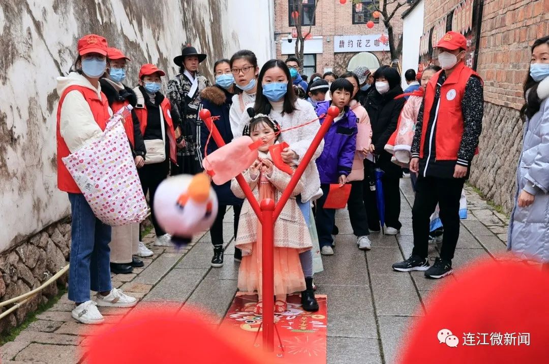 【网络中国节·元宵】热闹！魁龙坊里好戏连台！