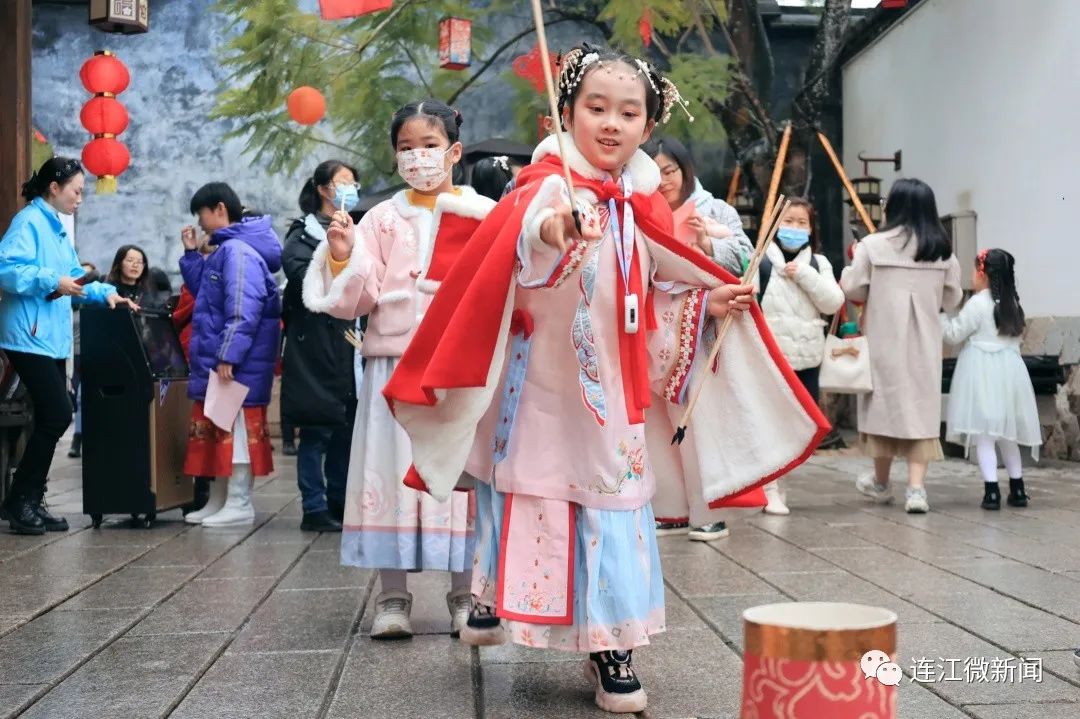 【网络中国节·元宵】热闹！魁龙坊里好戏连台！