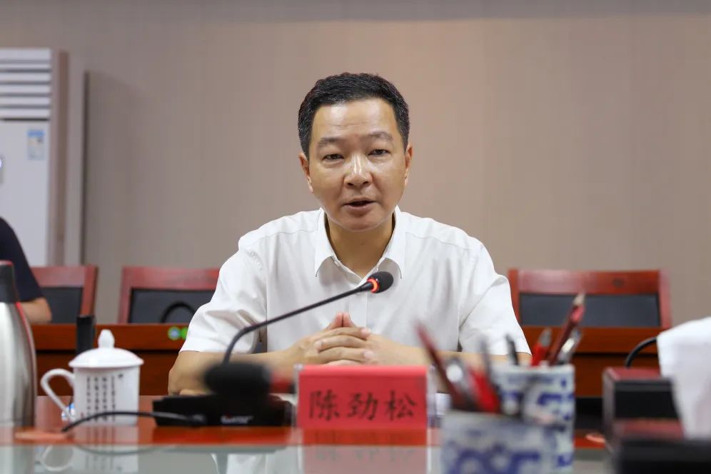 今天，县委书记现场办公解难题！
