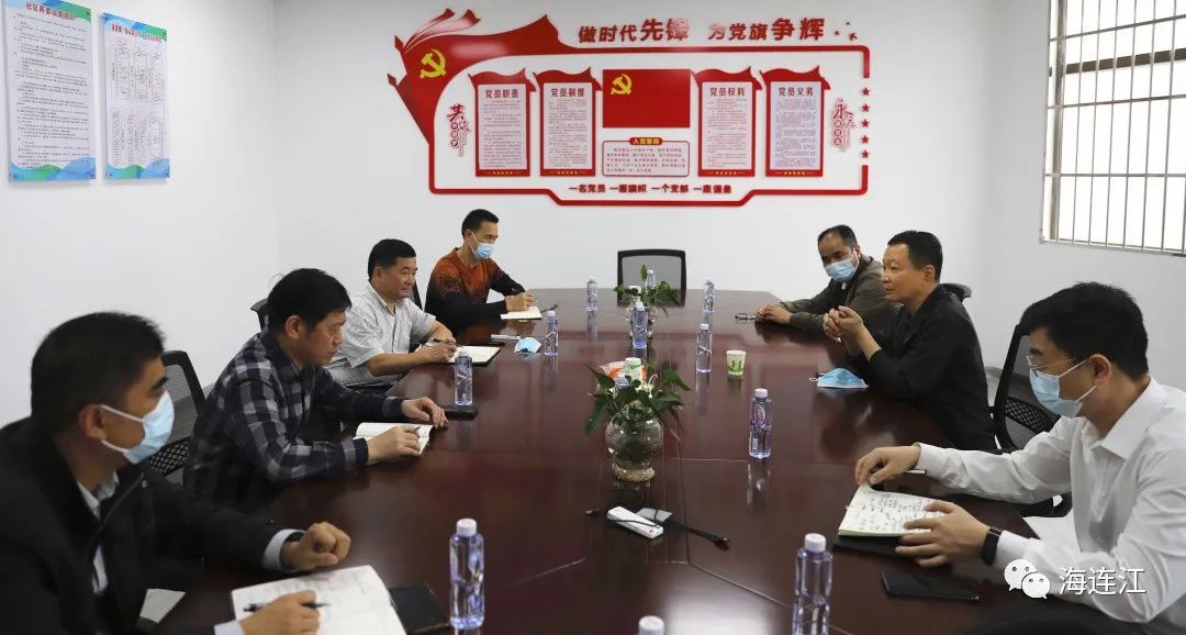 今天，县委书记前往潘渡镇！