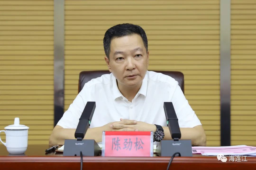 今天，县委书记深情对话青年人才！