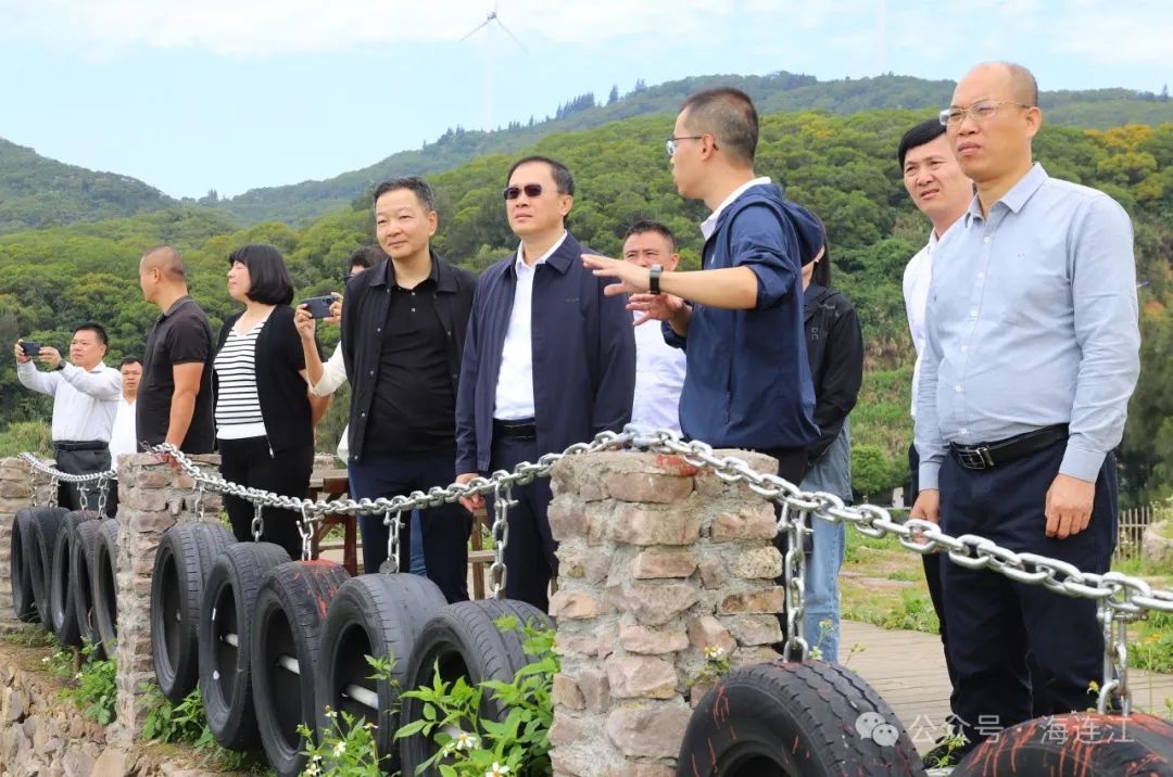 今天，海口市秀英区委书记符勇一行来连考察学习