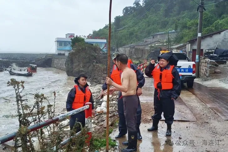 倾力守护！连江有他们逆风雨而行！