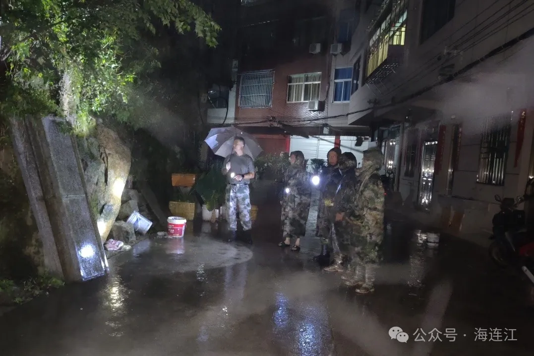 倾力守护！连江有他们逆风雨而行！