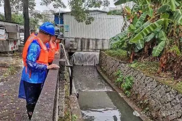 倾力守护！连江有他们逆风雨而行！