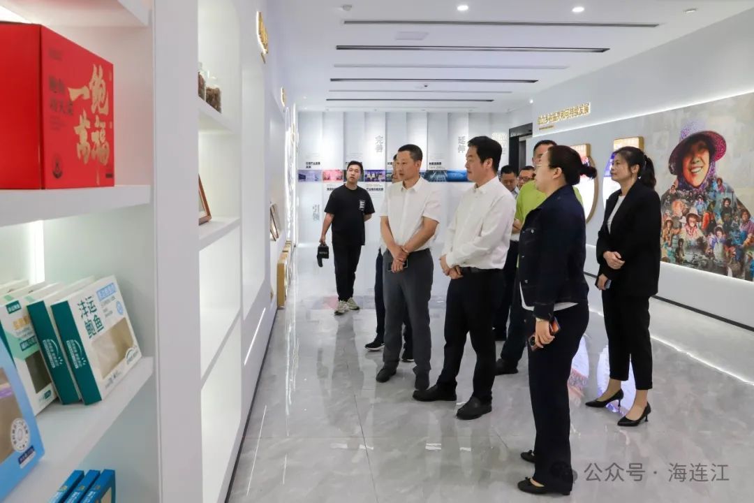 今天，市政协主席刘卓群率课题组来连调研