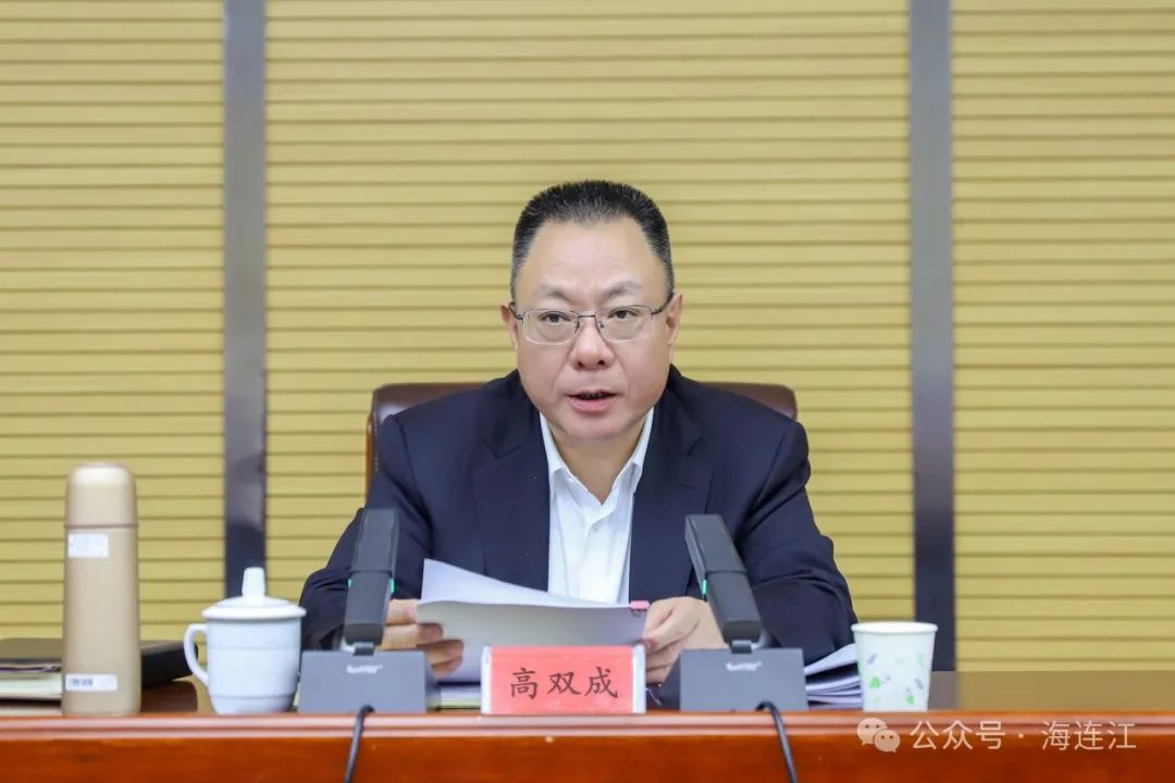 县委深入贯彻中央八项规定精神学习教育读书班举行