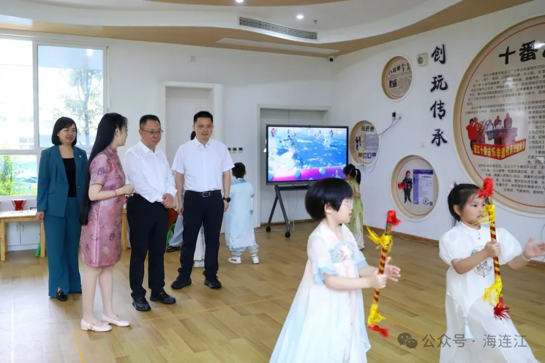 庆“六一”，迎高考！今天，县委书记、县长走进校园送祝福