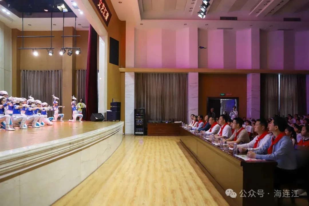 庆“六一”，迎高考！今天，县委书记、县长走进校园送祝福